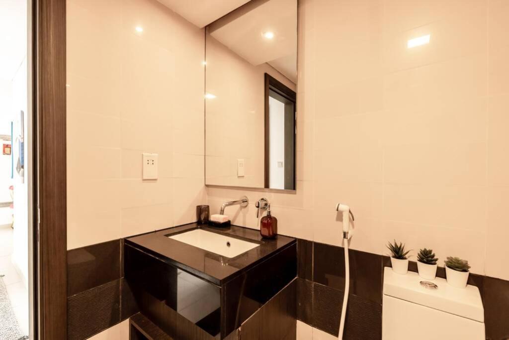 Xanadubai Loft Tower - Your Home Away From Home In Downtown Dubai! Exterior photo